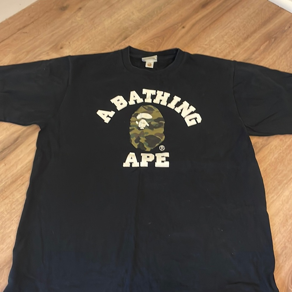 A Bathing Ape mens medium T-shirt